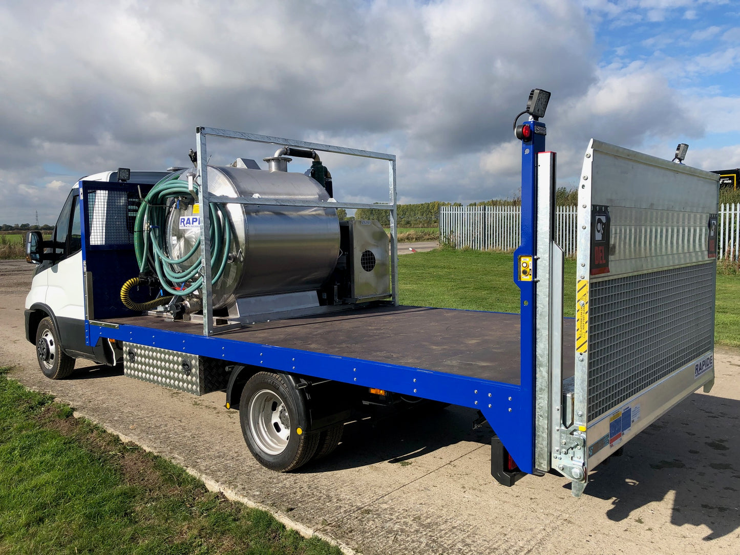 Demountable Self Contained Tanker Units